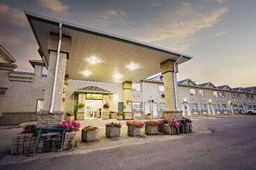 مُتل Super 8 By Wyndham Drayton Valley