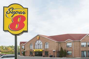 مُتل Super 8 By Wyndham Mt Hope Hamilton Intl Arpt On