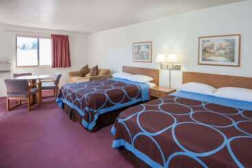 مُتل Super 8 By Wyndham Salmon Arm