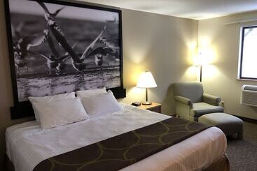 مُتل Super 8 By Wyndham Salmon Arm
