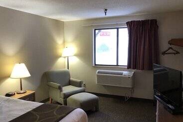 مُتل Super 8 By Wyndham Salmon Arm