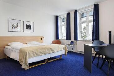 هتل Herning City