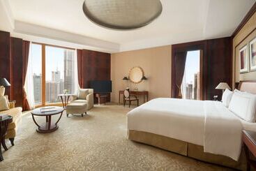 هتل Pudong Shangrila, Shanghai
