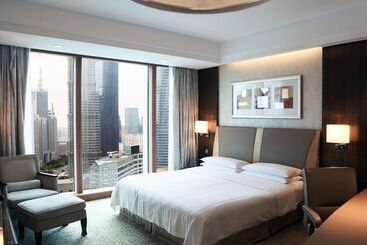 هتل Pudong Shangrila, Shanghai