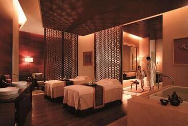 هتل Pudong Shangrila, Shanghai