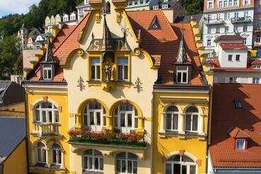 Hotel Romance
