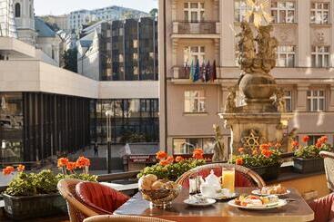 Hotel Romance