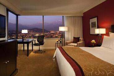 Отель Santiago Marriott