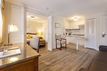 Park Plaza Apartments