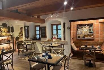 Romantik Hotel U Raka