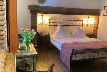 Romantik Hotel U Raka