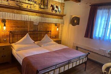 Romantik Hotel U Raka