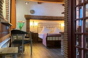 Romantik Hotel U Raka