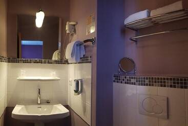 Brit Hotel Le Surcouf