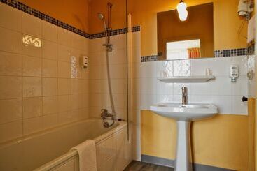 Brit Hotel Le Surcouf