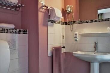 Brit Hotel Le Surcouf