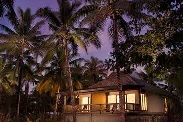 Doubletree Resort By Hilton Hotel Fiji   Sonaisali Island