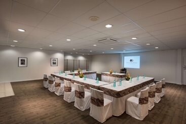 Doubletree Resort By Hilton Hotel Fiji   Sonaisali Island