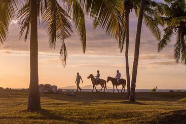 Doubletree Resort By Hilton Hotel Fiji   Sonaisali Island