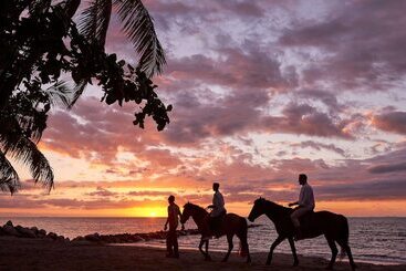 Doubletree Resort By Hilton Hotel Fiji   Sonaisali Island
