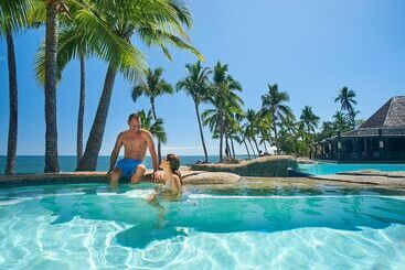Doubletree Resort By Hilton Hotel Fiji Sonaisali Island