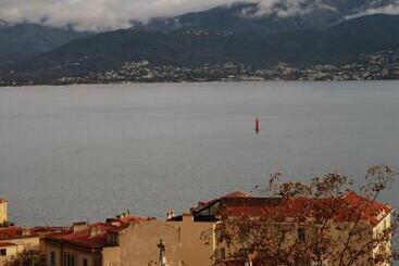 هتل Ajaccio  Albion