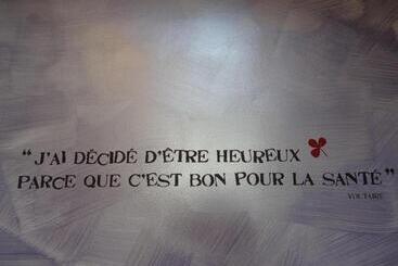 هتل Amelie