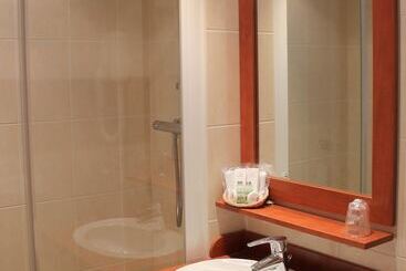 هتل Hôtel Le Beaugency