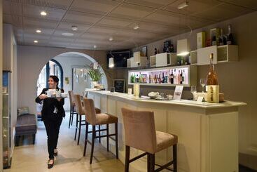 هتل Best Western Plus La Corniche