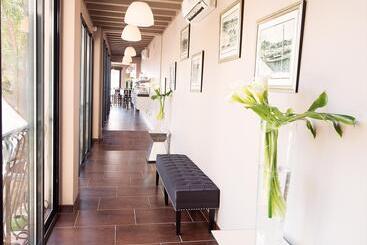 هتل Best Western Plus La Corniche