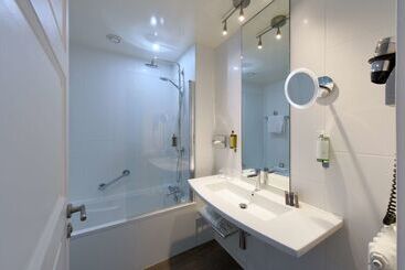 هتل Best Western Plus La Corniche