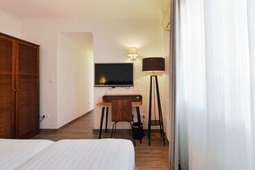 هتل Best Western Plus La Corniche