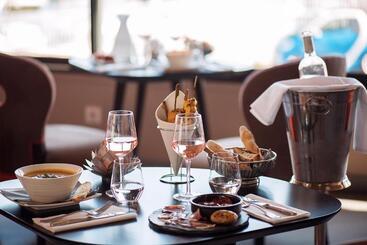 هتل Best Western Plus La Corniche