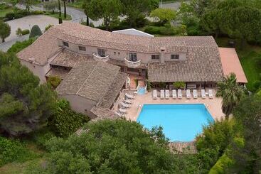 هتل Castel 'Provence