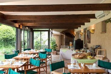 هتل Castel 'Provence