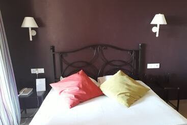 هتل Castel 'Provence