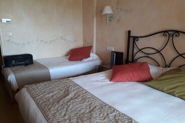 هتل Castel 'Provence