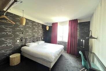 هتل Grand Hôtel Niort Centre