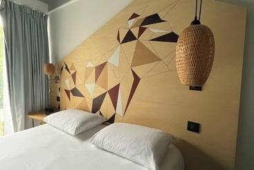 هتل Grand Hôtel Niort Centre