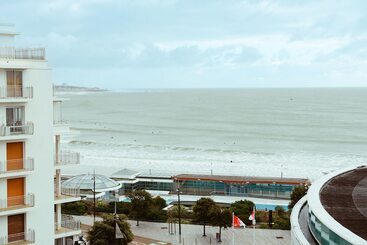 هتل Kyriad Prestige Les Sables D Olonne  Plage  Centre Des Congrès