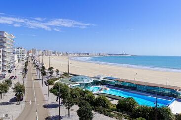 هتل Kyriad Prestige Les Sables D Olonne  Plage  Centre Des Congrès