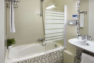 هتل Kyriad Prestige Les Sables D Olonne  Plage  Centre Des Congrès