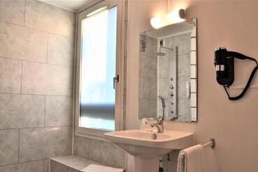 هتل The Originals City, Hôtel Amys, Tarbes Sud