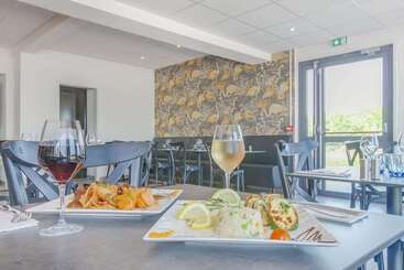 Brit Hotel Reims La Neuvillette
