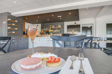 Brit Hotel Reims La Neuvillette