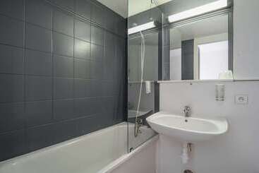 Brit Hotel Reims La Neuvillette
