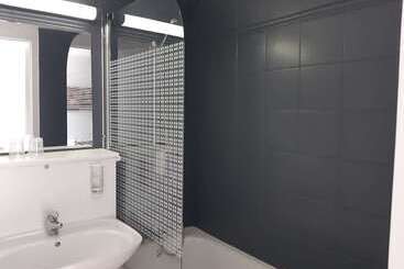 Brit Hotel Reims La Neuvillette