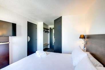 Brit Hotel Reims La Neuvillette