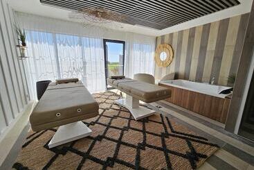هتل Atalante Relais Thalasso & Spa   Wellness Hôtel