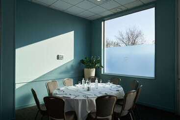 هتل Best Western Plus Paris Saclay